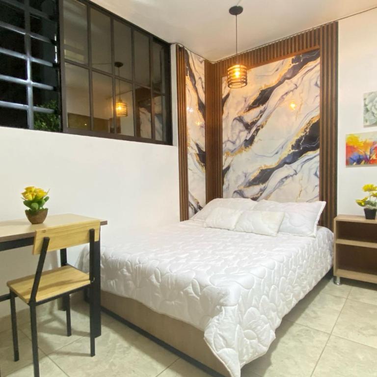 23 COMODO APARTAMENTO CON BALCON EN LAURELES ESTADiO 2 HAB 2 BAÑOs - Apartamento de 2 dormitorios - 14