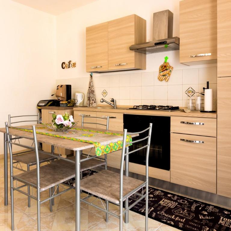 Casa Vacanze La Dolce Vita - Two-Bedroom Apartment - 5
