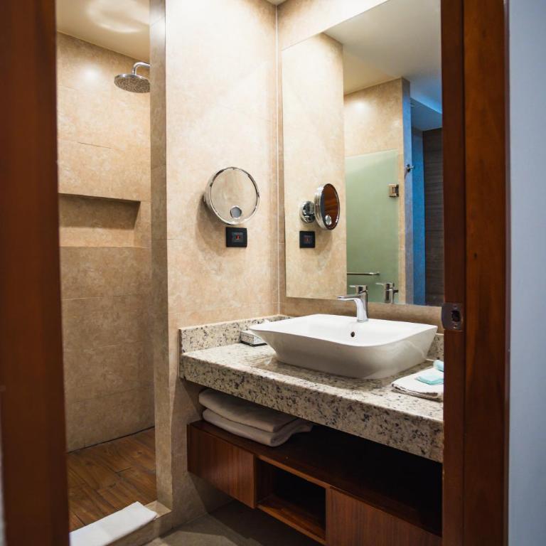Sonata Hotel Puebla Angelópolis Distrito Sonata - Suite Superior con cama extragrande - 3