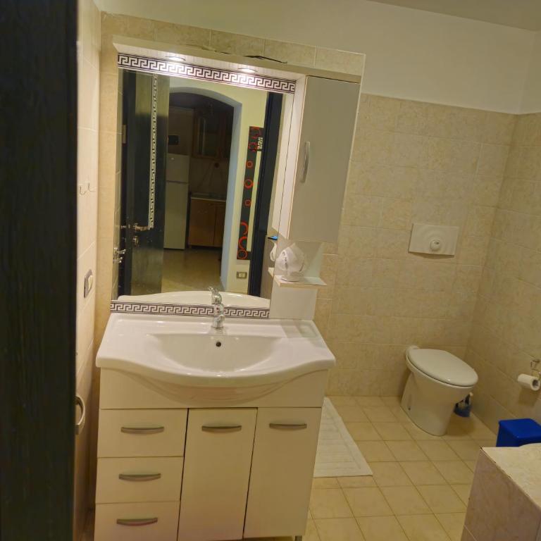 Dany House - Camera Quadrupla con Bagno Privato - 16