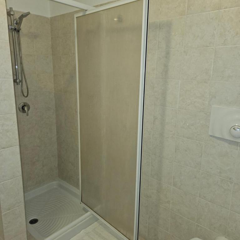 Dany House - Camera Quadrupla con Bagno Privato - 19