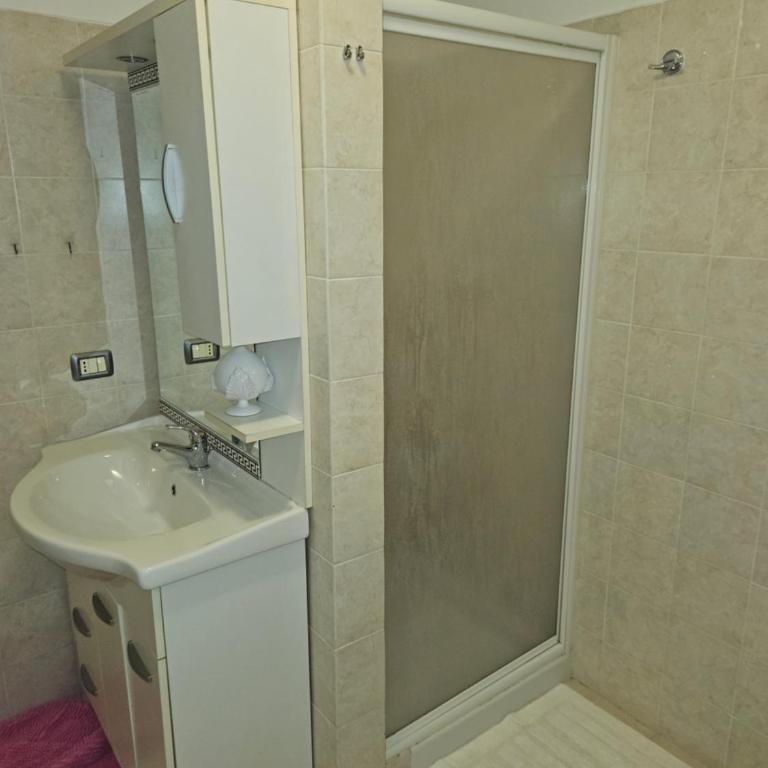 Dany House - Camera Quadrupla con Bagno Privato - 18