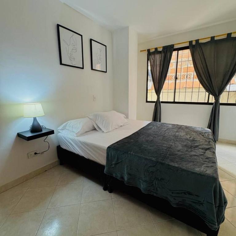 APARTAMENTO COMPLETO 3 HABITACIONES LAURELES-ESTADIO Hasta 6 personas - Apartamento de 3 dormitorios - 30
