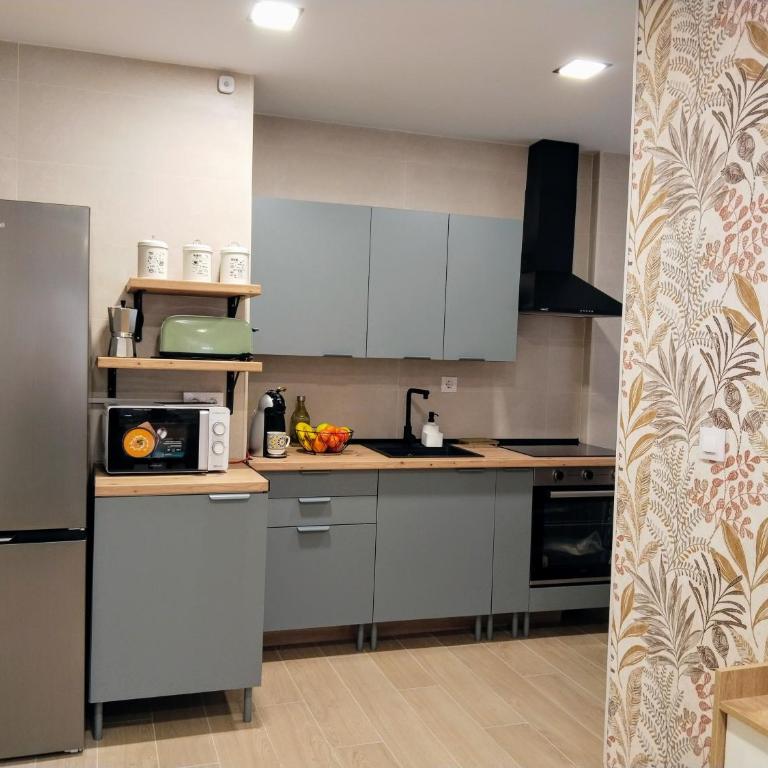 Alojamientos Cayetino, parking gratuito - Two-Bedroom Apartment - 19