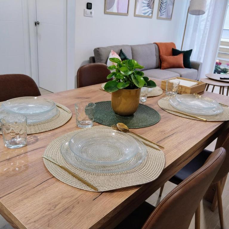 Alojamientos Cayetino, parking gratuito - Two-Bedroom Apartment - 20