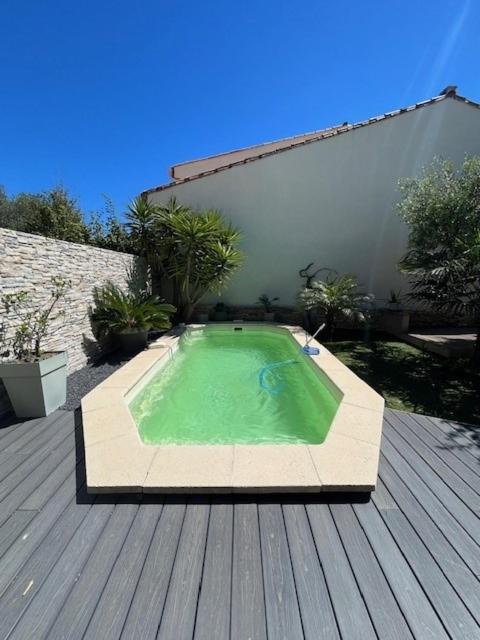 Maison spacieuse proche de la mer avec piscine - Maison 4 Chambres - 17