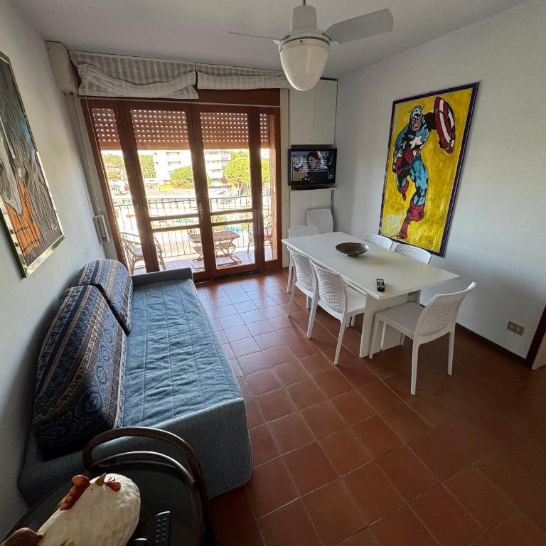 Ampio appartamento in centro con vista - terrazze, parcheggio gratuito e Wi-Fi - Two-Bedroom Apartment - 12
