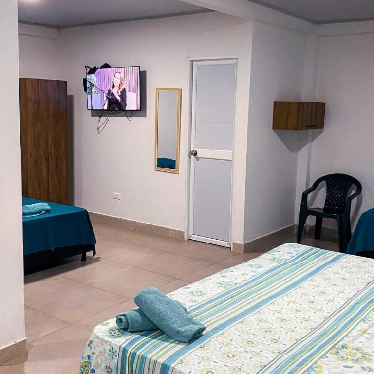 Posada Miss Gloría - Habitación Familiar con baño - 6