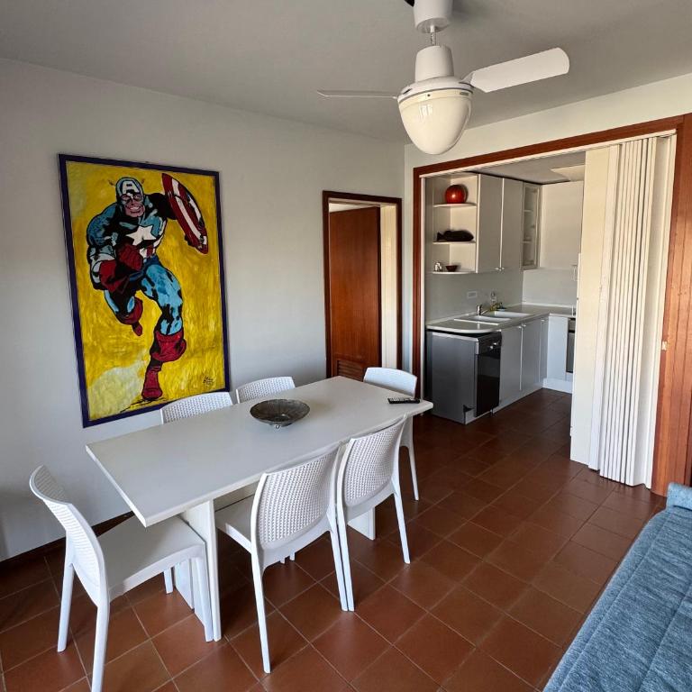 Ampio appartamento in centro con vista - terrazze, parcheggio gratuito e Wi-Fi - Two-Bedroom Apartment - 10