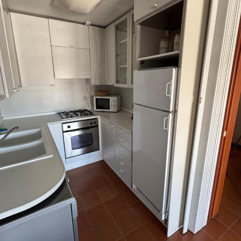 Ampio appartamento in centro con vista - terrazze, parcheggio gratuito e Wi-Fi - Two-Bedroom Apartment - 7