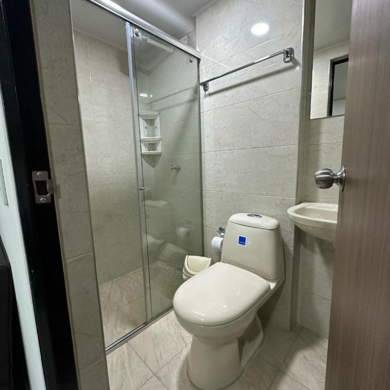 Apartment near the airport - Habitación Familiar con baño compartido - 1