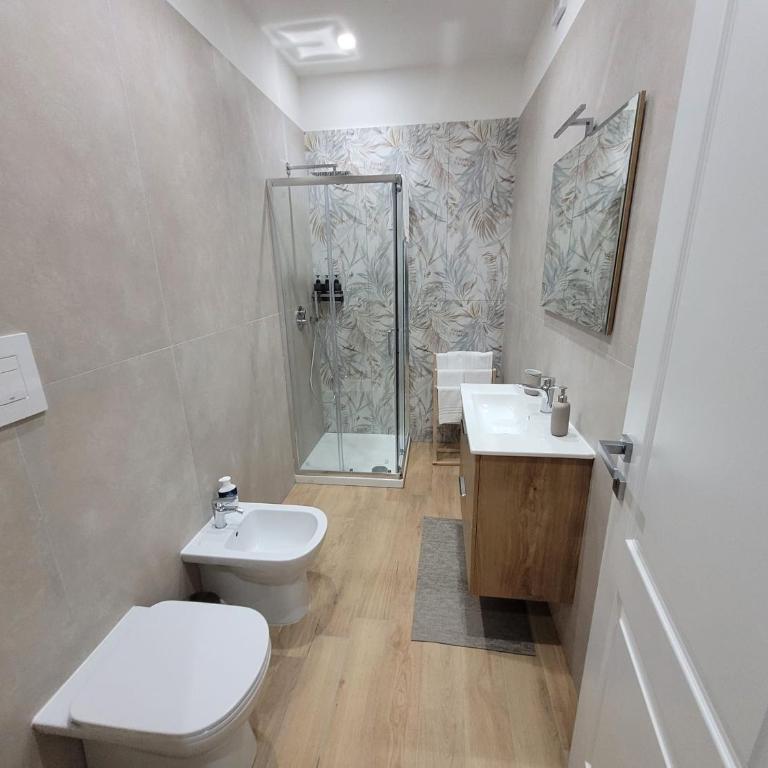 Engi Rooms - Marino - Camera Matrimoniale con Bagno Privato - 4