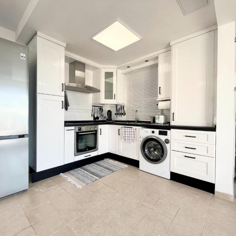 Sea View Penthouse in Benalmádena - One-Bedroom Apartment - 17