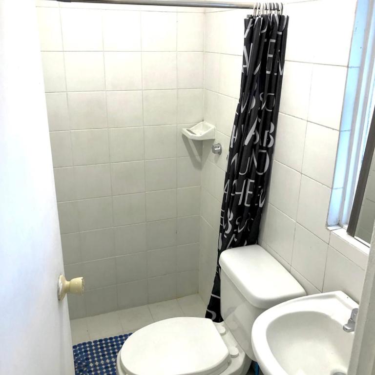 Roomies Hostel - Condesa - Double Room with Private Bathroom - 4