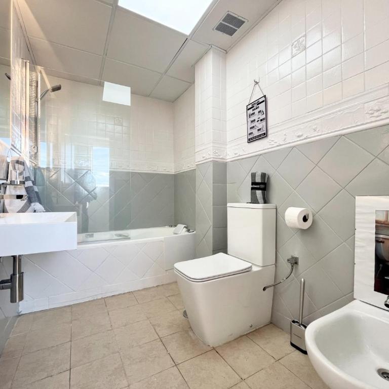 Sea View Penthouse in Benalmádena - One-Bedroom Apartment - 29