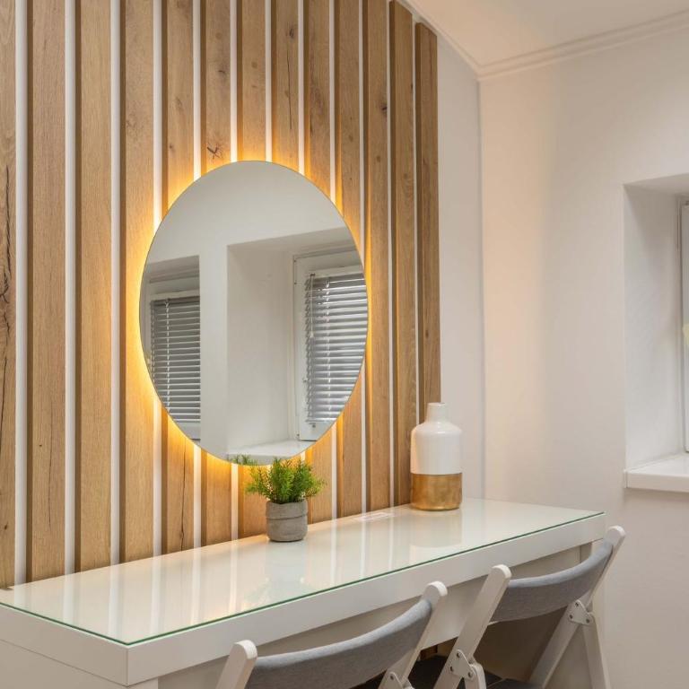 Brent Collection - Apartments in City Center - Dvokrevetna Soba sa Bračnim Krevetom i Sopstvenim Kupatilom - 5