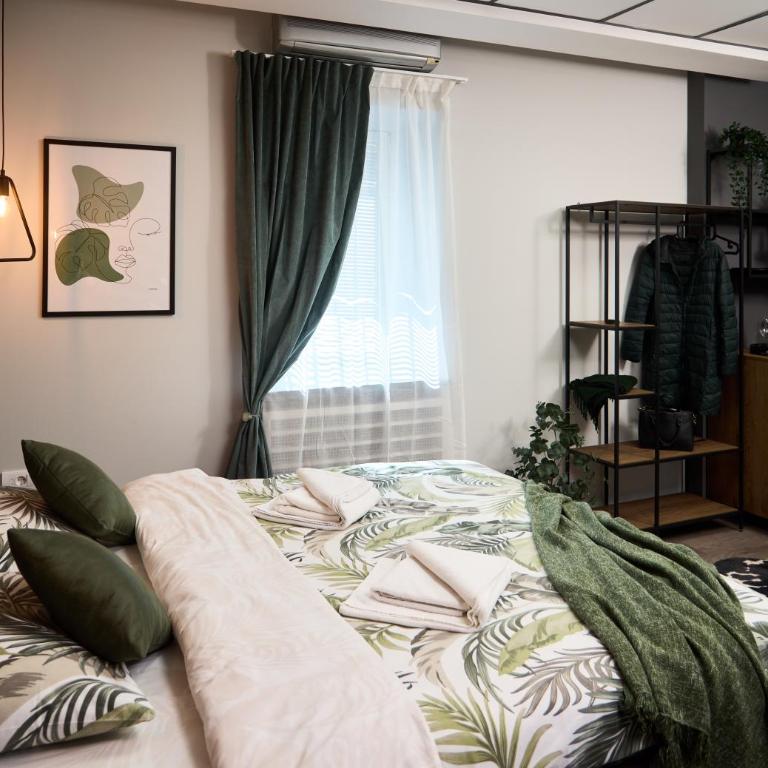Brent Collection - Apartments in City Center - Dvokrevetna Soba sa Bračnim Krevetom i Sopstvenim Kupatilom - 3