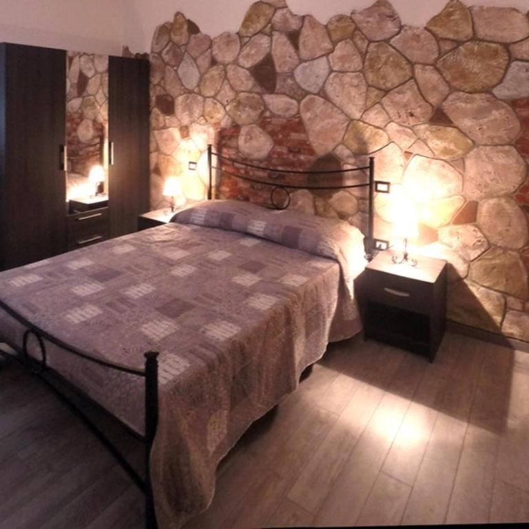 Rocca Pinta Guest House - Camera Matrimoniale con Letto Supplementare - 12