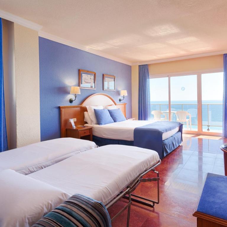Hotel Isabel - Habitación Doble Superior (2 adultos + 2 niños) - 13