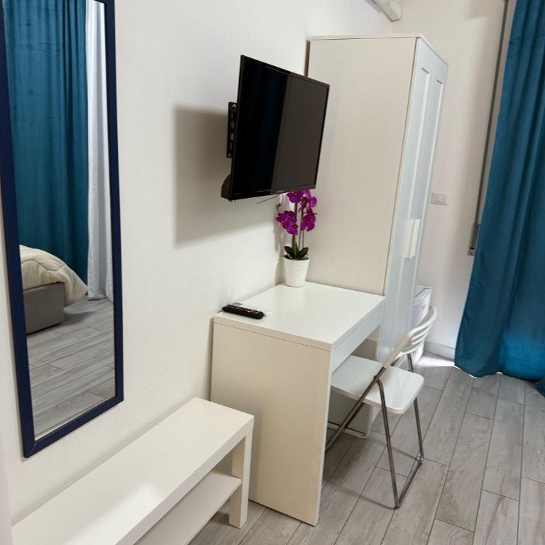 La Stazione 92 - King Room with Balcony - 4