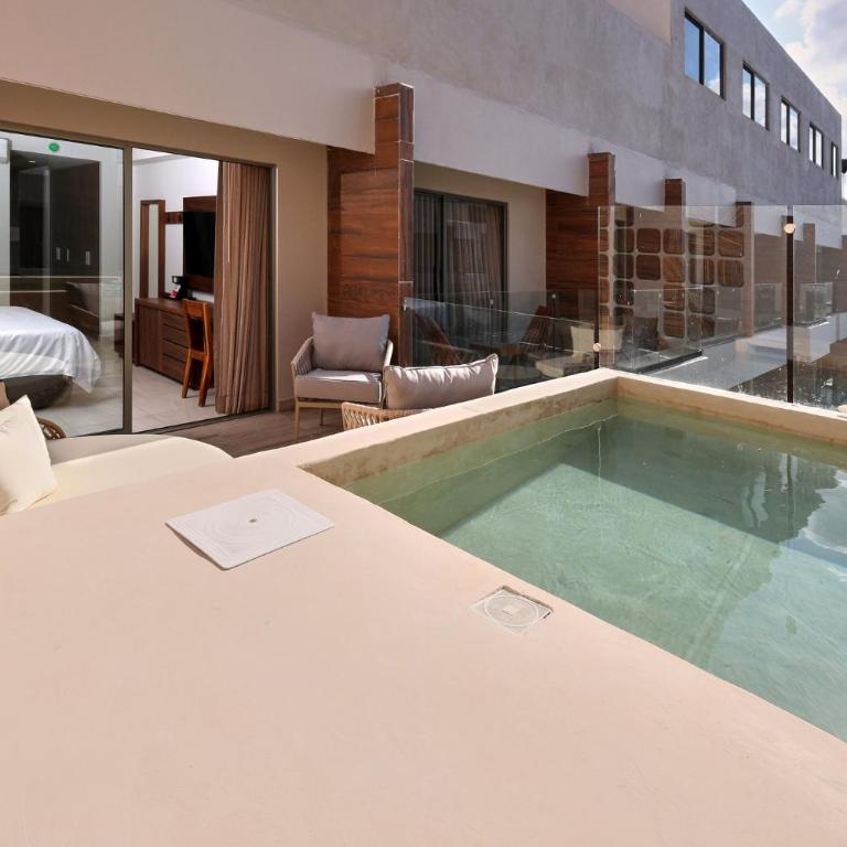Holiday Inn Tulum by IHG - King Suite - 2