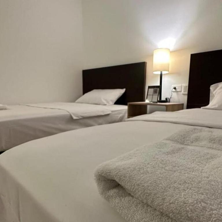 Hotel Medellín Only Adults Turismocolombi-fit Centro Opera - Habitación Doble Estándar - 2 camas - 2