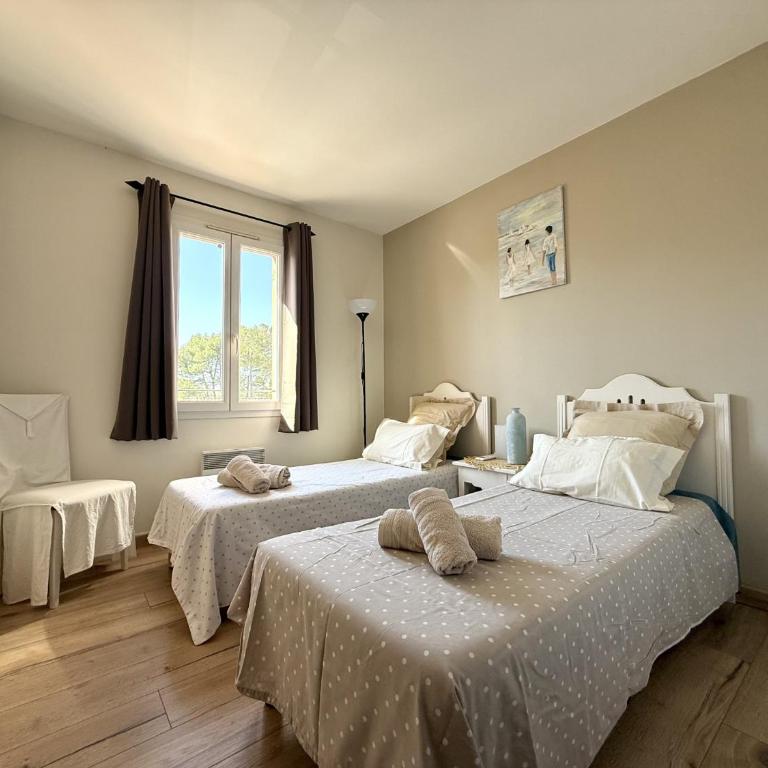Maison Calme 6 Pers. au Golf Pont Royal - Piscine, Terrasse, Parking, Clim, Fibre - 13370 Mallemort - FR-1-658-24 - Maison de Vacances - 21