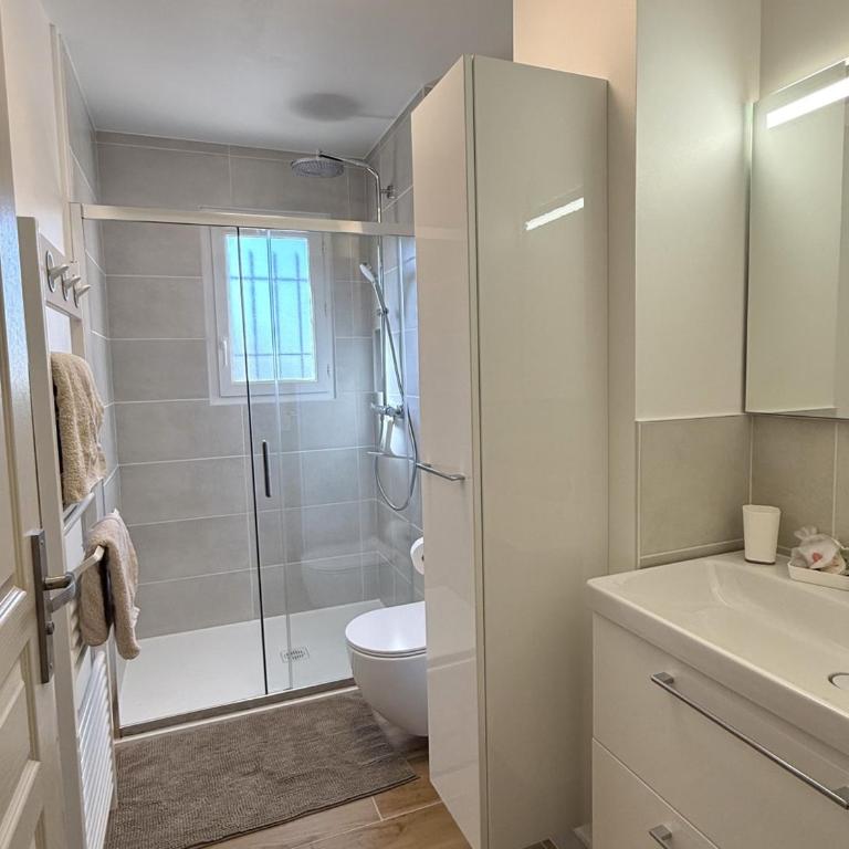 Maison Calme 6 Pers. au Golf Pont Royal - Piscine, Terrasse, Parking, Clim, Fibre - 13370 Mallemort - FR-1-658-24 - Maison de Vacances - 22