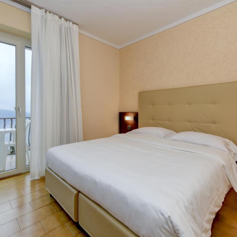 Hotel Bellavista - Camera Standard Matrimoniale/Doppia con Letti Singoli con Vista Lago - 14