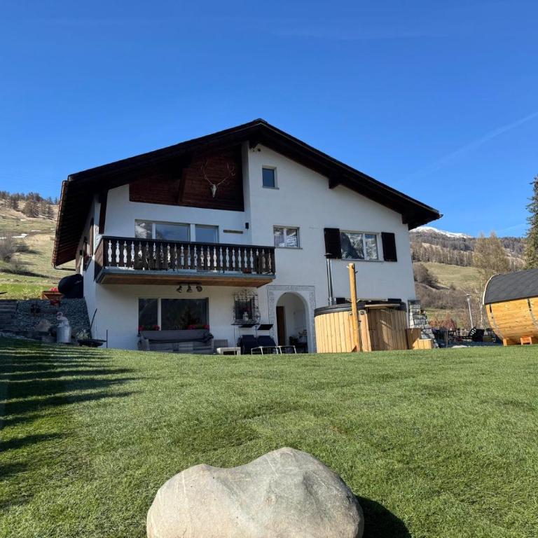 Exklusives Berg-Bijou mit Bergblick mit privaten Wellnessbereich Hot Tube und Sauna -Hunde herzlich Willkommen mit eingezäunten Grundstück - Ferienhaus - 74