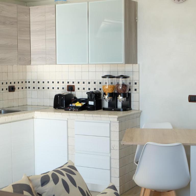 Lighthouse Beach Apartment - Terrace on the Sea - 10 min Airport - One-Bedroom Premium Apartment with Ocean View - 41