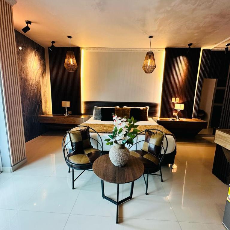 Mantra Hotel Boutique - Habitación Deluxe (2 adultos + 1 niño) - 11