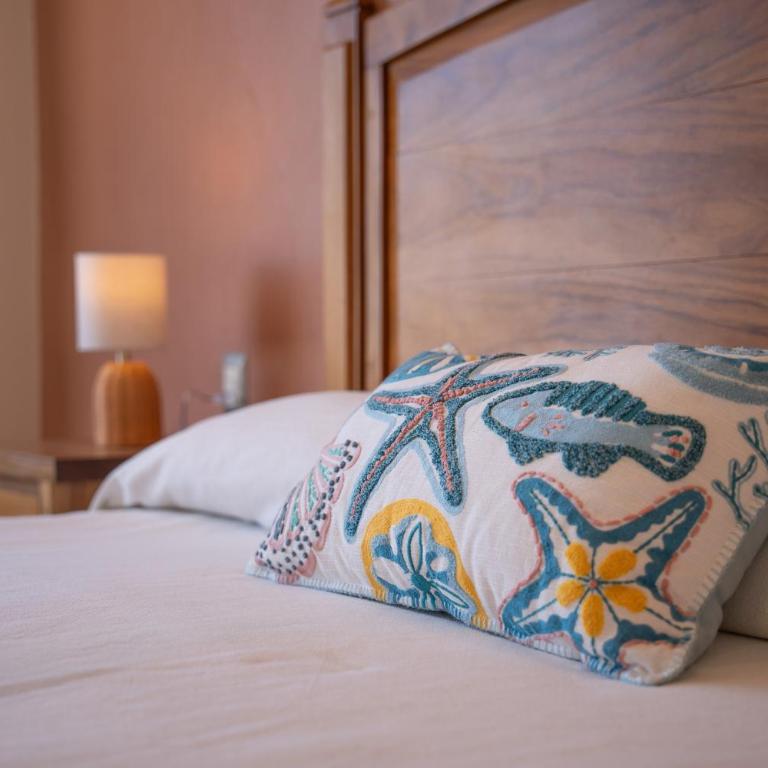 Hotel El Mirador - Habitación con cama extragrande y vistas al mar - 1