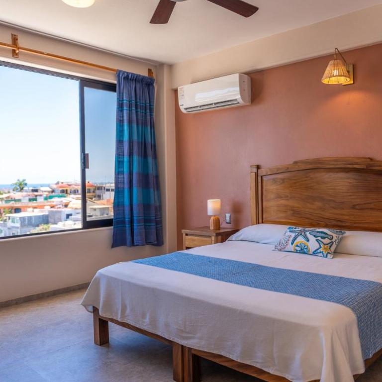Hotel El Mirador - Habitación con cama extragrande y vistas al mar - 3