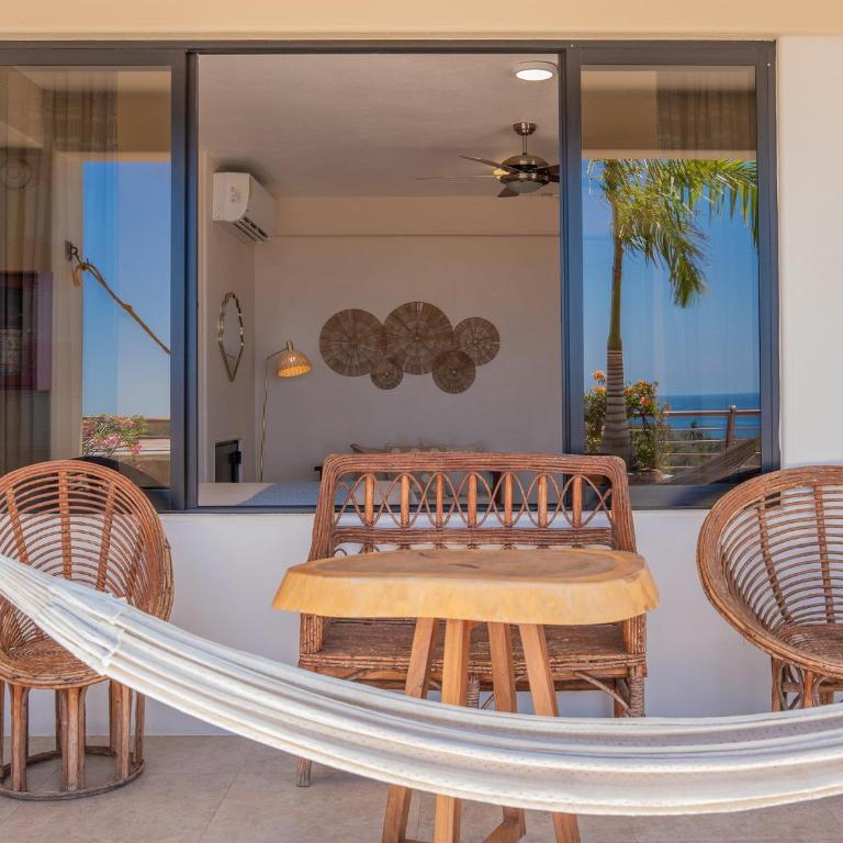Hotel El Mirador - Habitación con cama extragrande y vistas al mar - 4