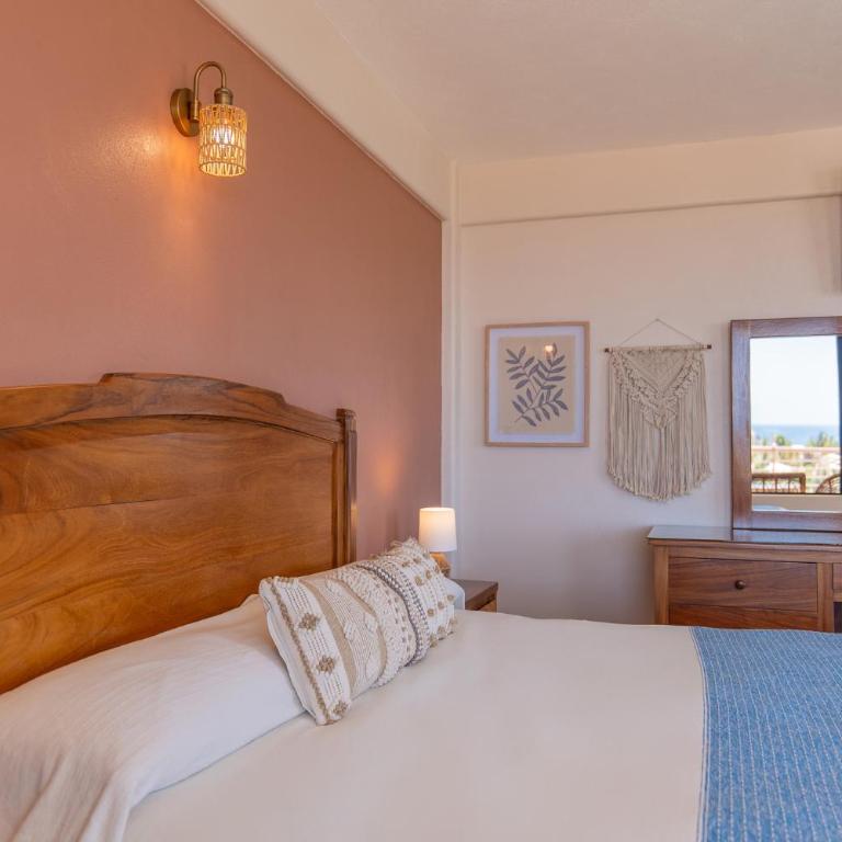 Hotel El Mirador - Habitación con cama extragrande y vistas al mar - 11