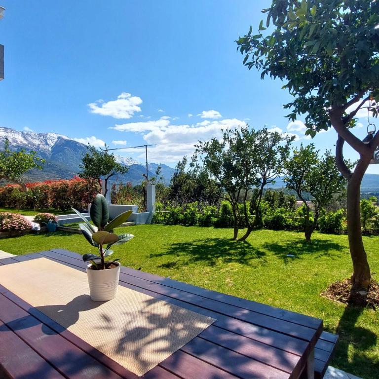 Mio Monte Apartments - Free Parking and Wi-Fi - Calm, Garden, See and Mountain View, Tivat - Porto Montenegro 2km - Two-Bedroom Apartment with Terrace and Sea View - 13