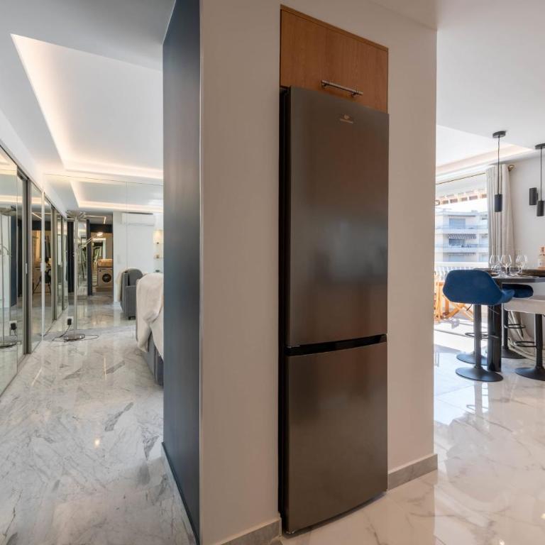 Spacious 1-Br Apartment with Terrace Heart of Cannes - Apartment - 5