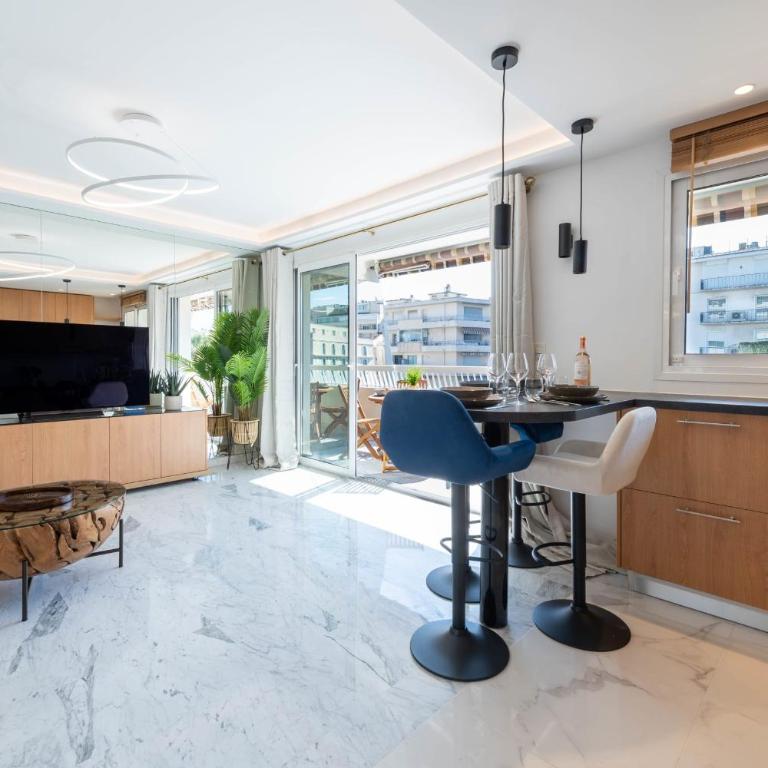 Spacious 1-Br Apartment with Terrace Heart of Cannes - Apartment - 6