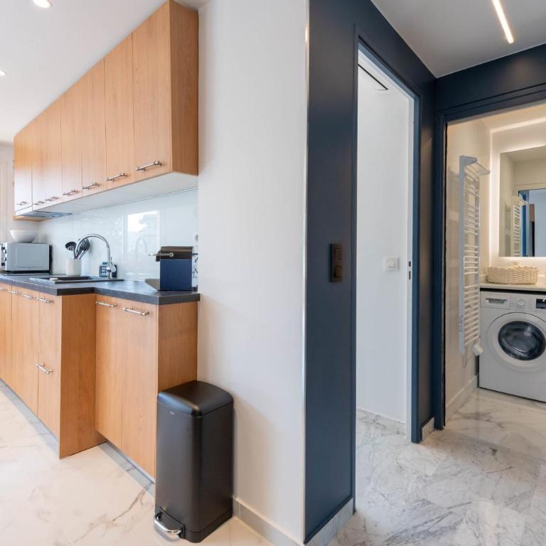 Spacious 1-Br Apartment with Terrace Heart of Cannes - Apartment - 14