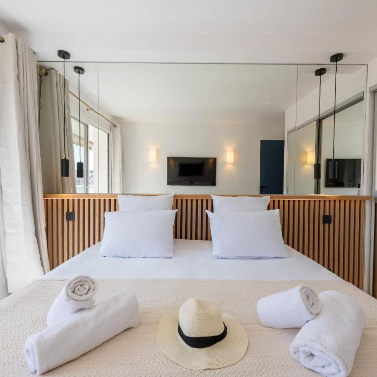 Spacious 1-Br Apartment with Terrace Heart of Cannes - Apartment - 16