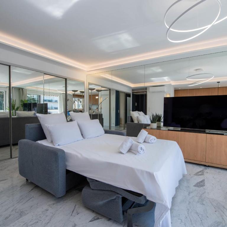 Spacious 1-Br Apartment with Terrace Heart of Cannes - Apartment - 34