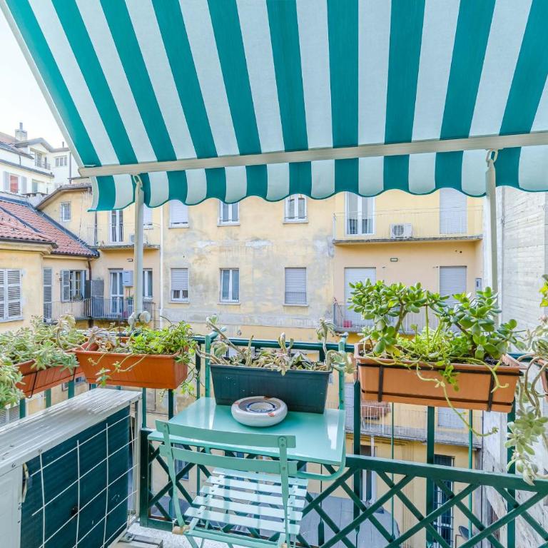 GuestHost - Elegant Loft x4 - 500m far from Porta Nuova - Appartamento con 1 Camera da Letto - 5