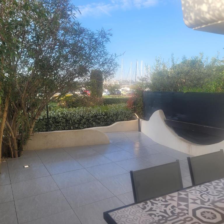 Spacieux rez de jardin vue sur port de plaisance - Appartement 1 Chambre - 20