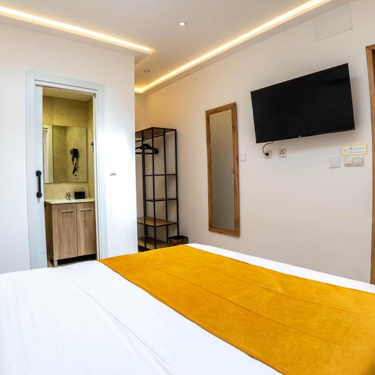 Novaotel Malaga - Habitación Doble con vistas a la montaña - 11