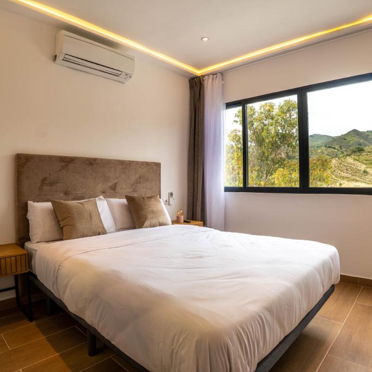 Novaotel Malaga - Habitación Doble con vistas a la montaña - 2