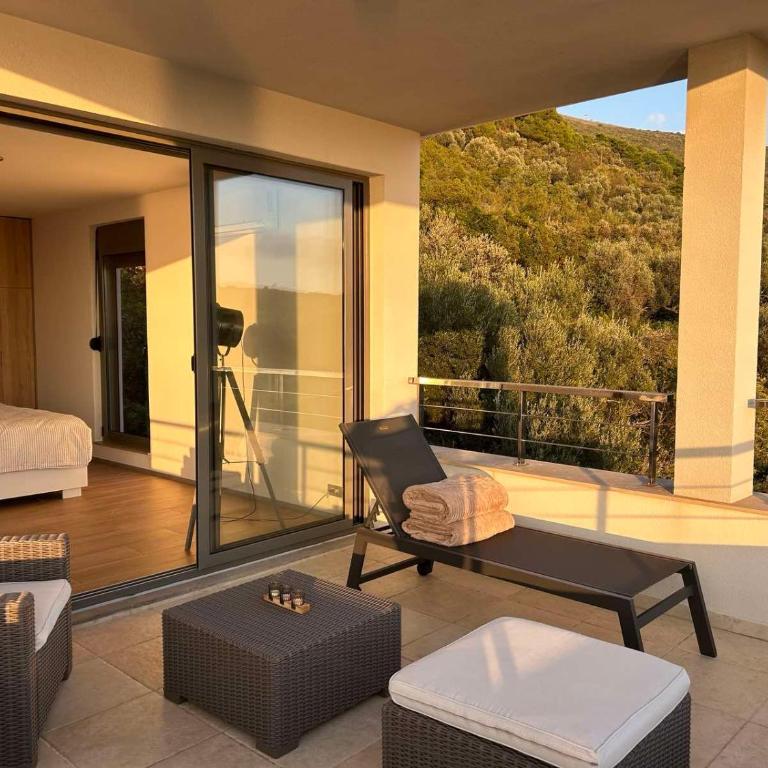 MONGOOSE - One-Bedroom Apartment - 9