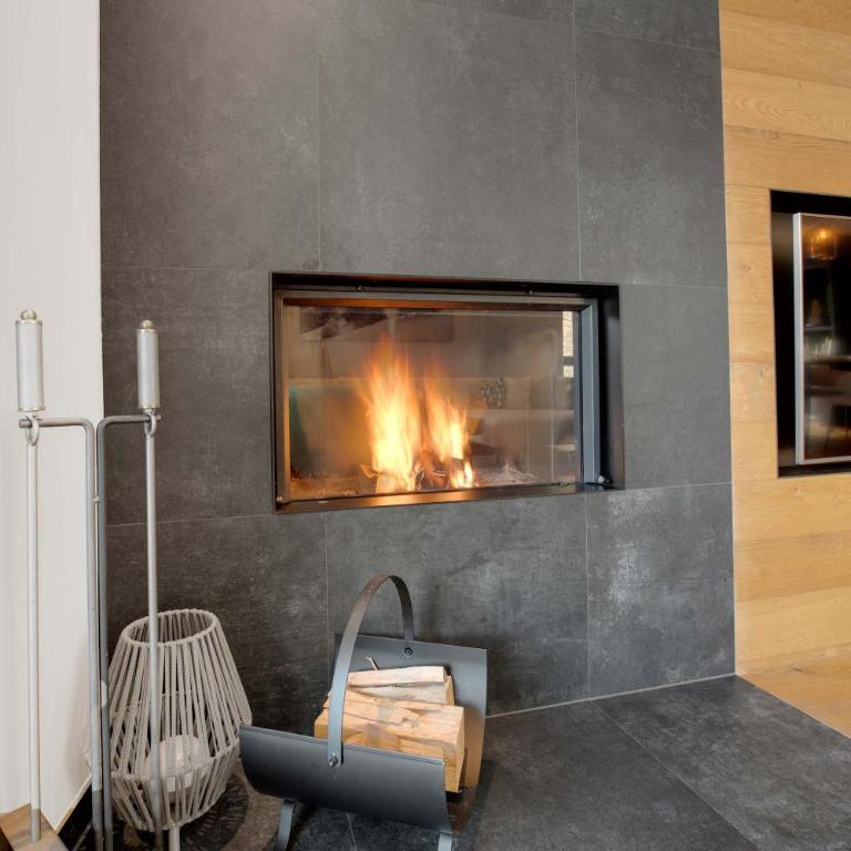 Alpine Chic - Fireplace Views & Ski Resorts - Apartment - 4