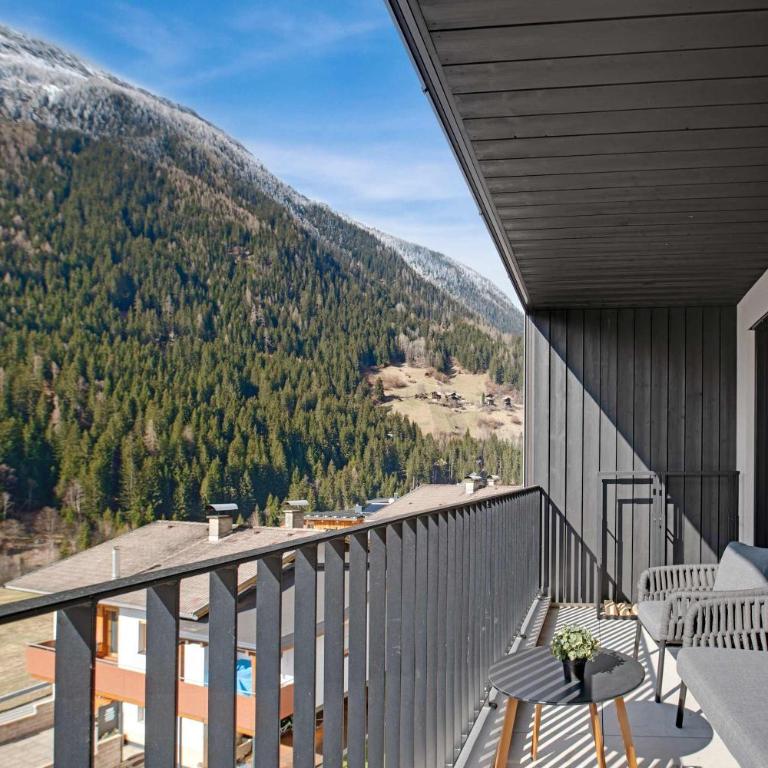 Alpine Chic - Fireplace Views & Ski Resorts - Apartment - 14