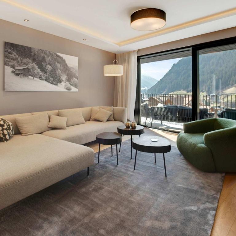 Alpine Chic - Fireplace Views & Ski Resorts - Apartment - 13